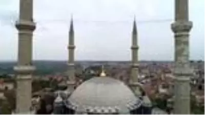 Vakıf camilerinde 'kandiller' bu yıl sağlık için yanıyor Vakıf camilerinde 'kandiller' bu yıl sağlık için yanıyor