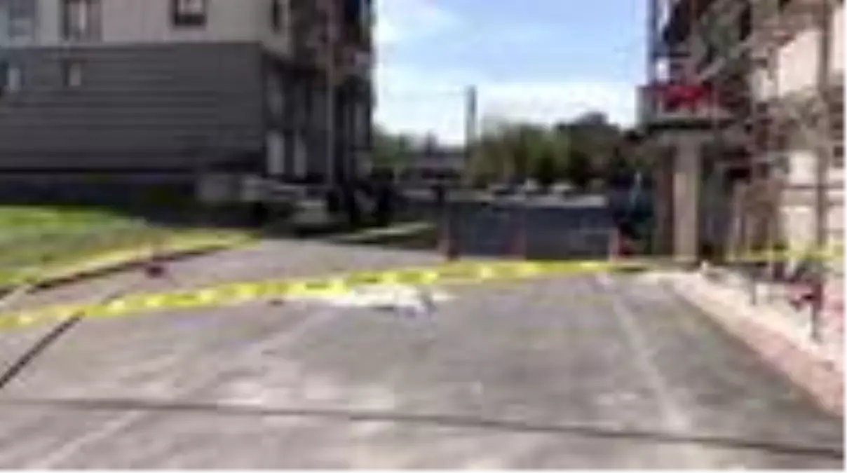 8'inci kattan düşen inşaat işçisi öldü