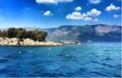 Gelibolu Adası, 22 hissedarın ortak kararıyla 15 milyon dolara satışa çıkartıldı.