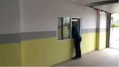 Karantinaya alınan sitenin emektar görevlisi karantinada geçen 15 günü anlattı Karantinaya alınan sitenin emektar görevlisi karantinada geçen 15 günü anlattı