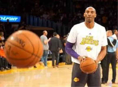 Michael Jordan'ın belgeseline benzer bir belgesel de Kobe Bryant için çekilecek Michael Jordan'ın belgeseline benzer bir belgesel de Kobe Bryant için çekilecek