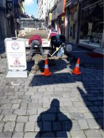 Trabzon'da yol bakım ve onarım çalışmaları devam ediyor Trabzon'da yol bakım ve onarım çalışmaları devam ediyor