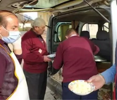 Doğankent Belediyesi'nden dar gelirli ailelere iftar yemeği Doğankent Belediyesi'nden dar gelirli ailelere iftar yemeği