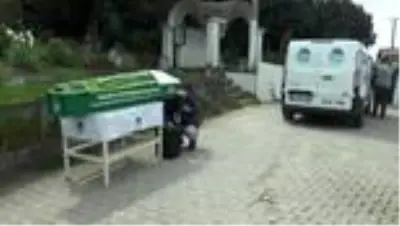 Eski TRT Genel Müdürü Şenol Demiröz son yolculuğa uğurlandı Eski TRT Genel Müdürü Şenol Demiröz son yolculuğa uğurlandı