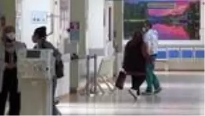 Koronavirüsü yenip görevine dönen profesör: 40 yaş üstü çok dikkat etmeli Koronavirüsü yenip görevine dönen profesör: 40 yaş üstü çok dikkat etmeli