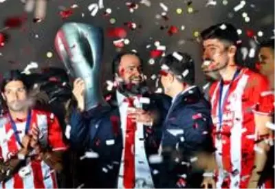 Yunanistan'da bahis şoku: Olympiakos küme düşürülebilir Yunanistan'da bahis şoku: Olympiakos küme düşürülebilir
