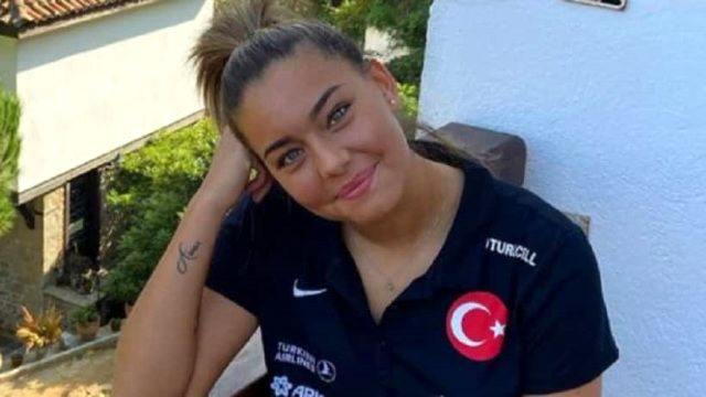 A Milli Kadın Futbol Takımı Teknik Direktörü Necla Güngör'den Survivor Aycan'a tepki