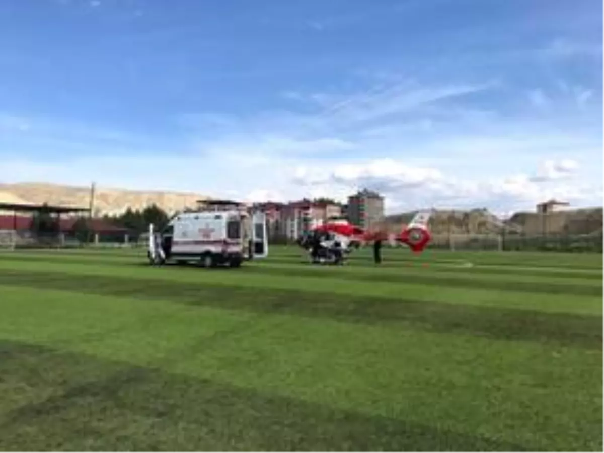 Ambulans helikopter kalbi duran yaşlı hasta için havalandı