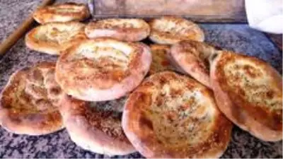 Ayvalık'ta pide 2 lira 50 kuruş