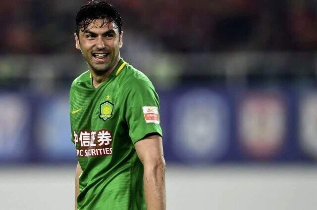 Burak Yılmaz'ın Çin'de yenen şeylerle ilgili söyledikleri, ülke basınında tepki çekti