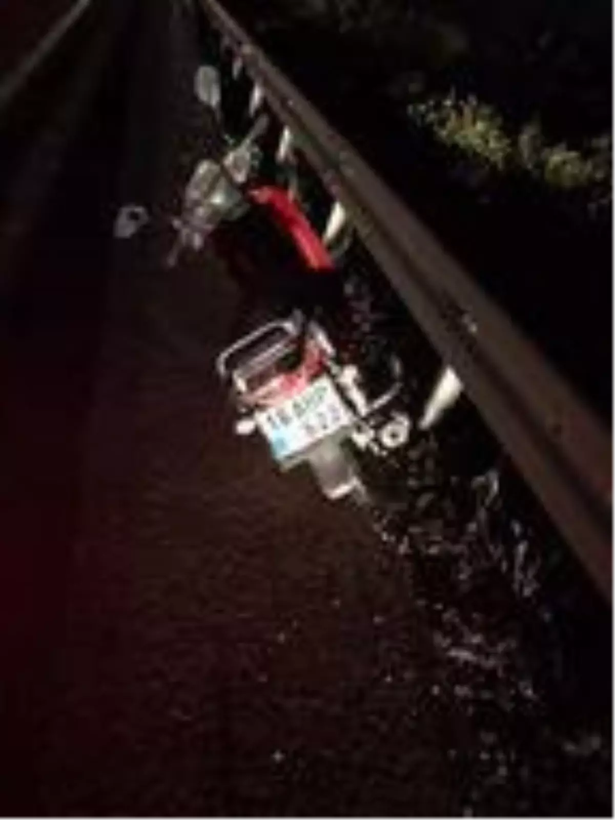 Çalıntı motosiklet ile kaza yaptı