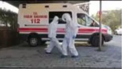 Fethiye'de sağlık çalışanlarından moral dansı
