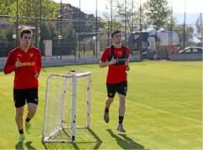 Göztepe gruplar halinde idmanlara başladı