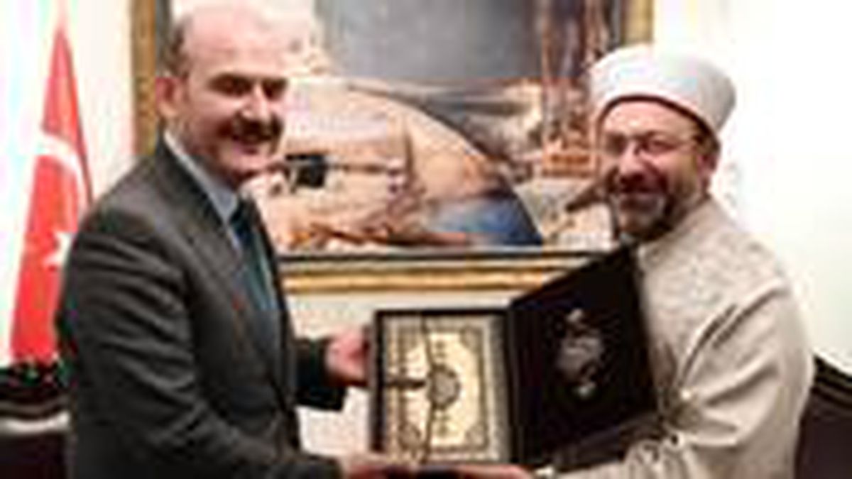 İçişleri Bakanı Soylu'dan Diyanet İşleri Başkanı Erbaş'a destek: Ali Erbaş hocamızı seviyoruz