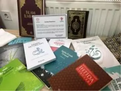 İl Müftülüğü karantinada kalanlara Kur'an-ı Kerim ve seccade ve kitaplar hediye etti İl Müftülüğü karantinada kalanlara Kur'an-ı Kerim ve seccade ve kitaplar hediye etti