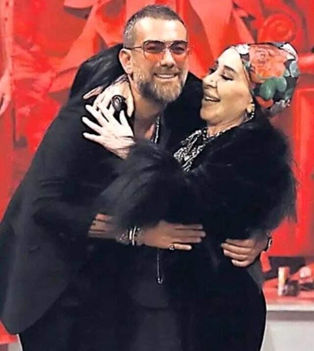 Modacı Nur Yerlitaş'ın ölümü, ünlü isimleri yasa boğdu