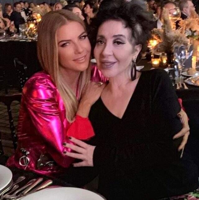 Modacı Nur Yerlitaş'ın ölümü, ünlü isimleri yasa boğdu