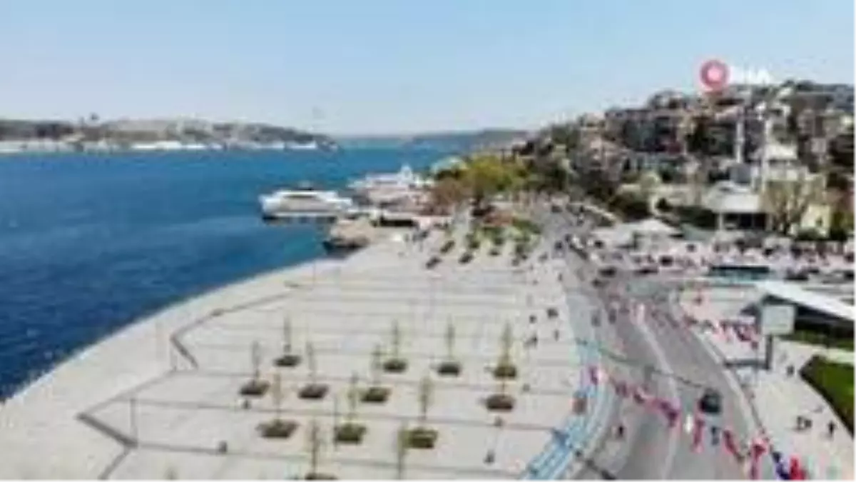 Sokağa çıkma kısıtlamasının ardından Üsküdar Meydanı sessizliğini sürdürüyor