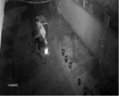 Tekirdağ'da motosiklet hırsızlığı güvenlik kamerasında Tekirdağ'da motosiklet hırsızlığı güvenlik kamerasında