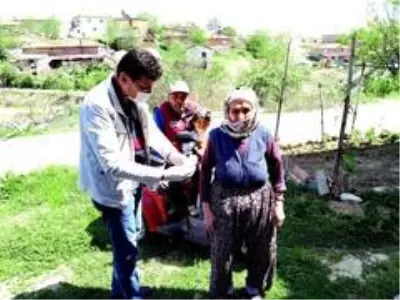 Yaşlı kadından 5 bin liralık bağış