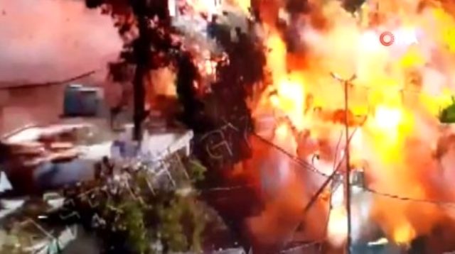 Afrin'de 42 kişinin öldüğü patlama anının görüntüleri ortaya çıktı