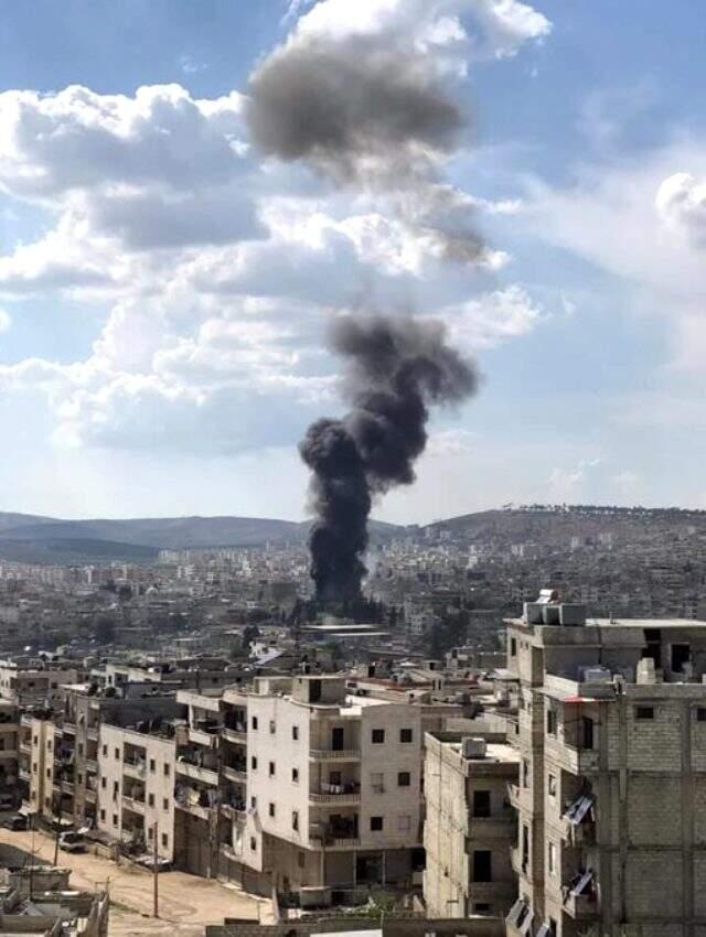 Afrin'de bomba yüklü yakıt tankeriyle terör saldırısı: Ölen sivil sayısı 23'e yükseldi Afrin'de bomba yüklü yakıt tankeriyle terör saldırısı: Ölen sivil sayısı 23'e yükseldi