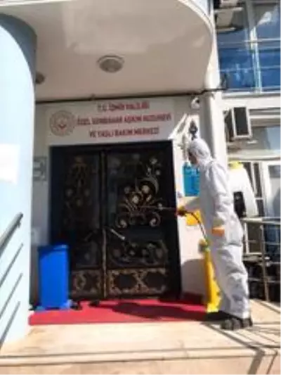 Çiğli'de huzurevlerine korona virüs temizliği Çiğli'de huzurevlerine korona virüs temizliği