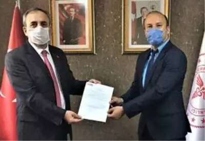 Mersin'de sağlık çalışanlarına 5 bin cerrahi maske ve 50 siperlik desteği Mersin'de sağlık çalışanlarına 5 bin cerrahi maske ve 50 siperlik desteği