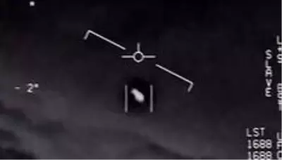 Pentagon üç UFO videosu yayımladı Pentagon üç UFO videosu yayımladı