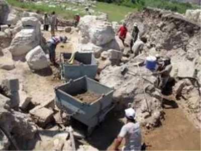 Üniversite gibi kazı alanında 32 yıl geride kaldı Üniversite gibi kazı alanında 32 yıl geride kaldı