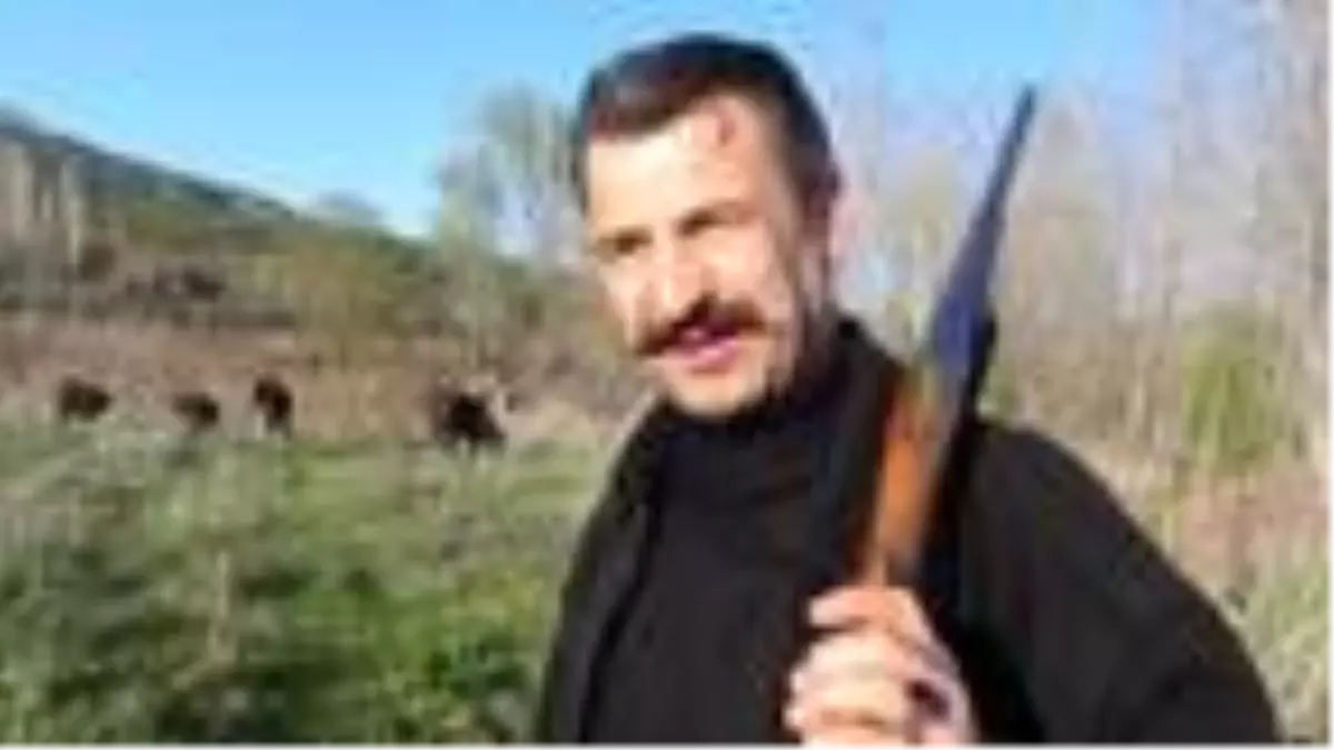 Fransa'dan yatırım için memleketi Burdur'a geldi, korona nedeniyle dönemeyince hayvan otlatmaya başladı