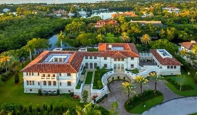 Acun'un sır gibi sakladığı Survivor ödül villasının dünyaca ünlü sahibi, Marc Antony çıktı