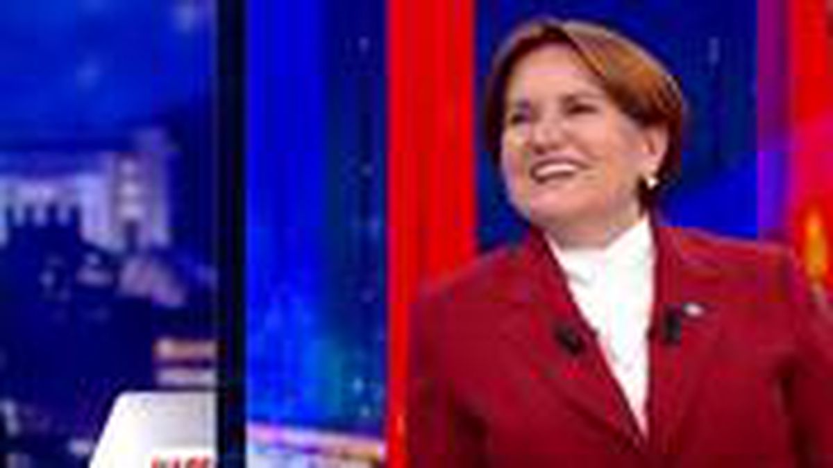 Canlı yayında Erdoğan'la ilgili soruya cevap vermeyen Akşener, kahkaha attı