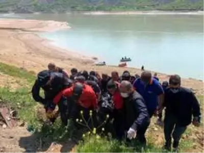 Cansız bedeni bulunan Güneş, 15 Temmuz'da yaralanmış, Elazığ depreminde de görev yapmıştı Cansız bedeni bulunan Güneş, 15 Temmuz'da yaralanmış, Elazığ depreminde de görev yapmıştı