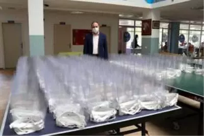 Gençlik merkezinde sağlık çalışanları için mesai yapılıyor