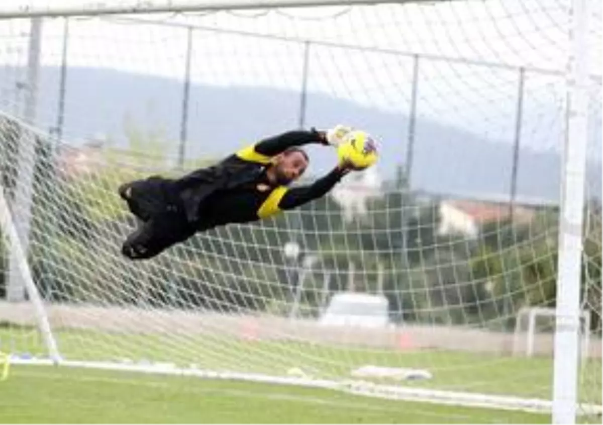 Göztepe, gruplar halinde çalışmalarını sürdürdü