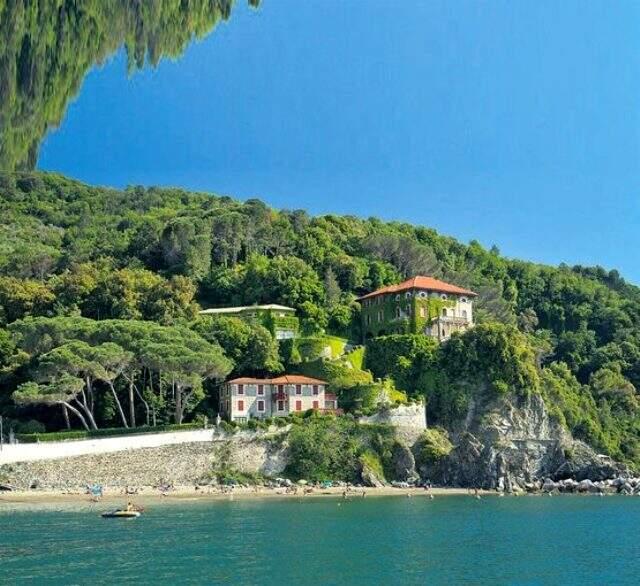 Juventus Başkanı Andrea Agnelli, Türk sevgilisi Deniz Akalın'ı koronavirüsten korumak için malikanesine yerleştirdi