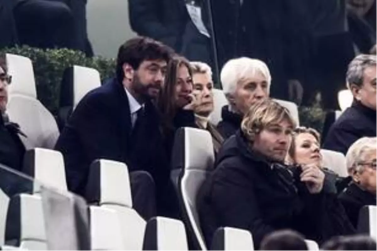 Juventus Başkanı Andrea Agnelli, Türk sevgilisi Deniz Akalın'ı koronavirüsten korumak için malikanesine yerleştirdi
