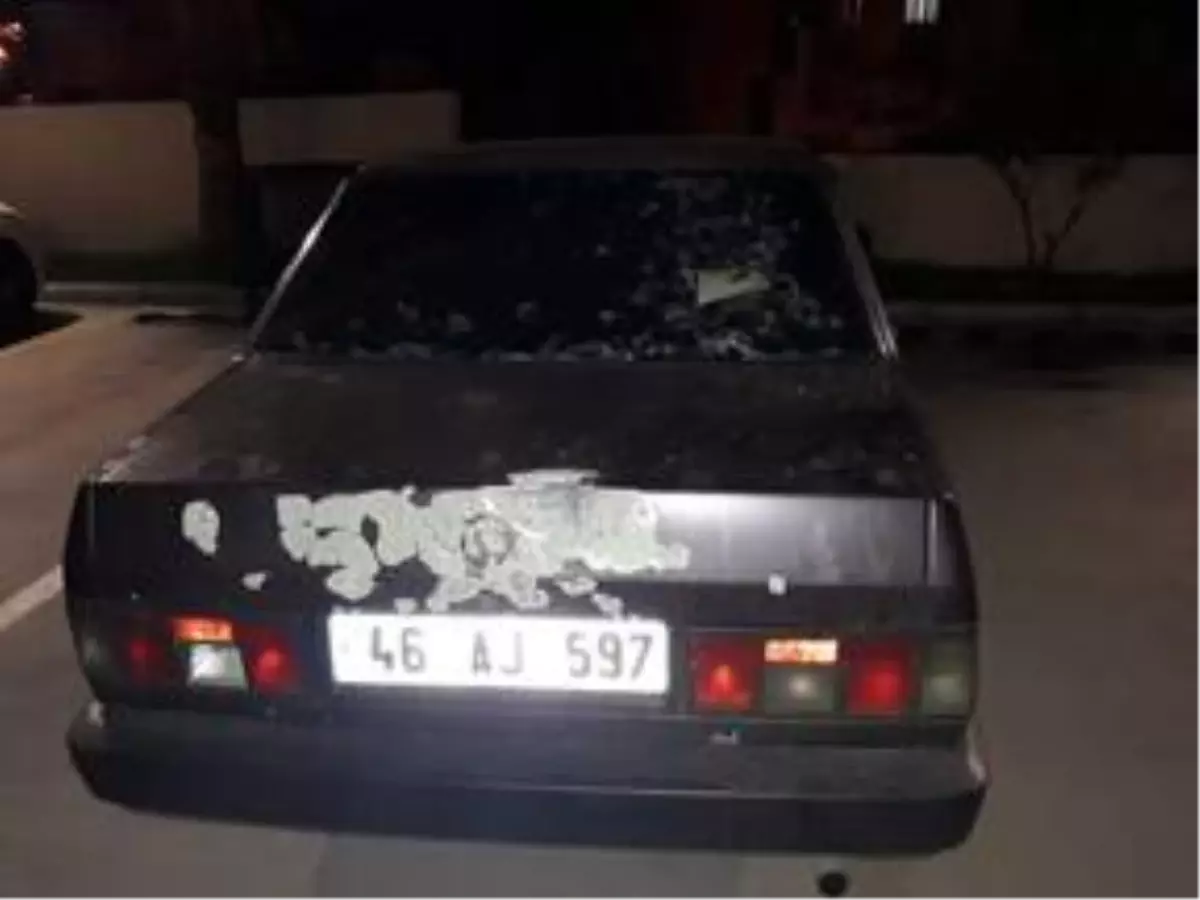 Kahramanmaraş'ta otomobiline silahlı saldırı düzenlenen kişi cam parçalarıyla yaralandı