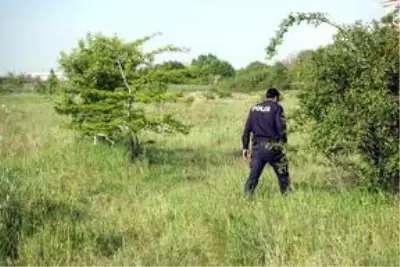 Kırklareli'nde polisin 'dur' ihtarına uymayan şüpheliler kovalamaca sonucu yakalandı Kırklareli'nde polisin 'dur' ihtarına uymayan şüpheliler kovalamaca sonucu yakalandı