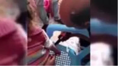Sandalyenin boşluk kısmına parmaklarını sıkıştıran çocuğu itfaiye kurtardı Sandalyenin boşluk kısmına parmaklarını sıkıştıran çocuğu itfaiye kurtardı