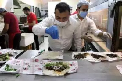 Şanlıurfalılar sahurdaki ciğer keyfini pakete sığdırdı