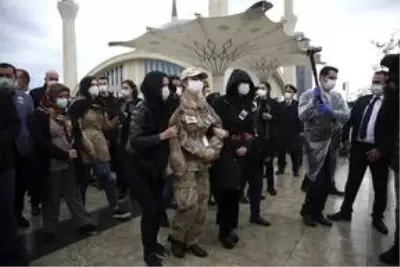 Şehit Jandarma Uzman Çavuş Yılmaz Güneş son yolculuğuna uğurlandı Şehit Jandarma Uzman Çavuş Yılmaz Güneş son yolculuğuna uğurlandı