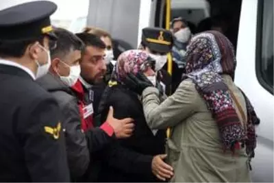 Şehit Jandarma Uzman Çavuş Yılmaz Güneş son yolculuğuna uğurlandı Şehit Jandarma Uzman Çavuş Yılmaz Güneş son yolculuğuna uğurlandı