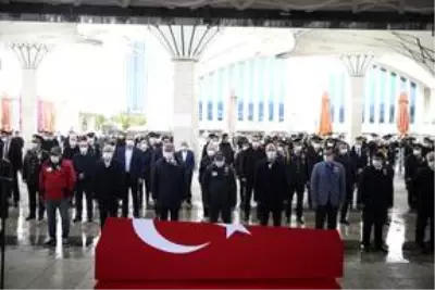 Şehit Jandarma Uzman Çavuş Yılmaz Güneş son yolculuğuna uğurlandı Şehit Jandarma Uzman Çavuş Yılmaz Güneş son yolculuğuna uğurlandı