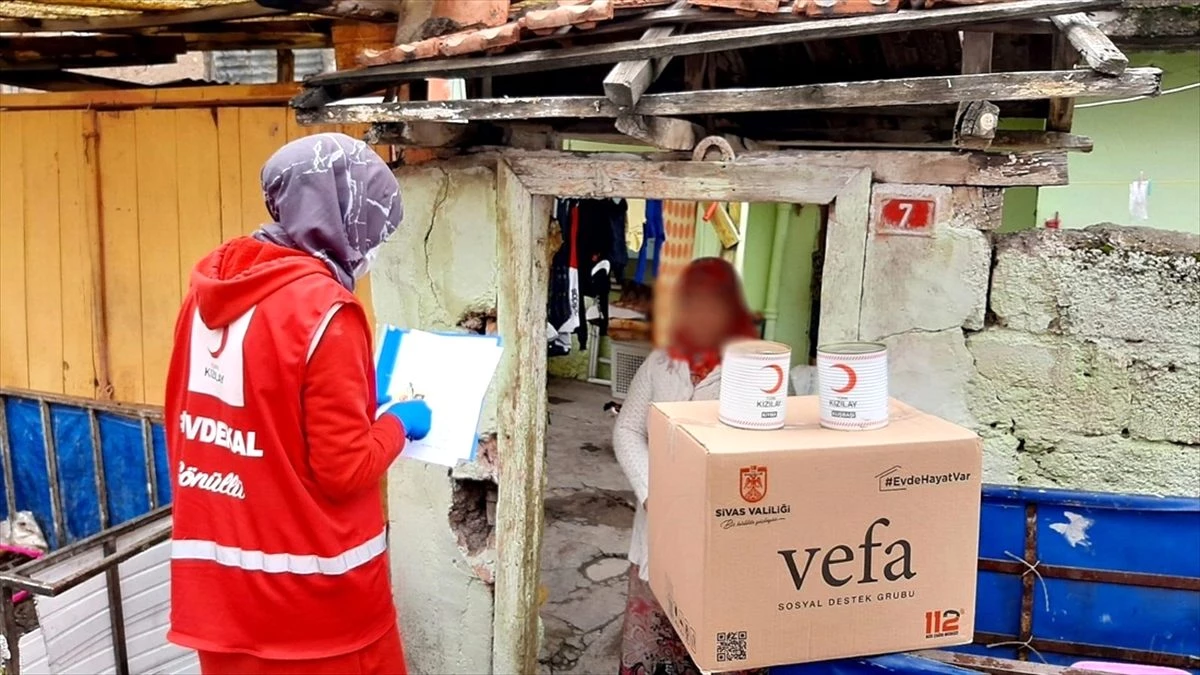 Sivas'ta muhtaç ailelere 12 milyon 972 bin lira yardım yapıldı