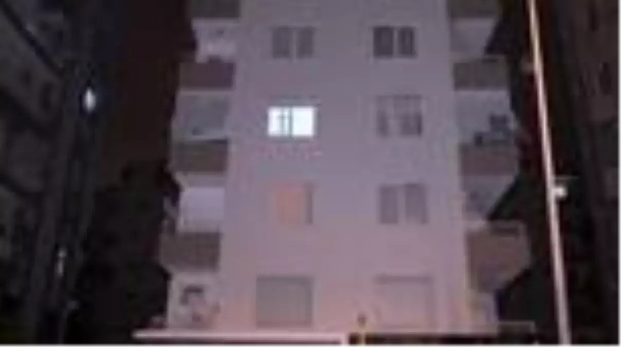 Antalya'da üvey babasını pompalı tüfekle yaralayan kişi teslim oldu