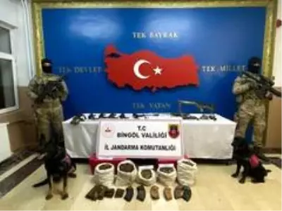Bingöl'de operasyon: Çok sayıda silah ve mühimmat ele geçirildi Bingöl'de operasyon: Çok sayıda silah ve mühimmat ele geçirildi