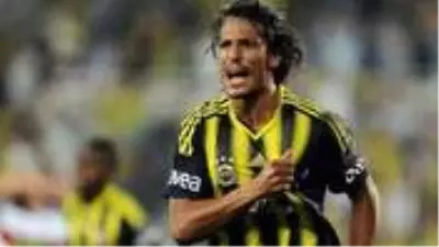 Fenerbahçe'nin eski futbolcusu Bruno Alves, karantinada gençlere taş çıkarttı Fenerbahçe'nin eski futbolcusu Bruno Alves, karantinada gençlere taş çıkarttı