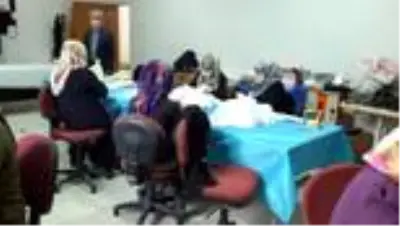 Keban'da 9 bin maske vatandaşlara ücretsiz dağıtılıyor Keban'da 9 bin maske vatandaşlara ücretsiz dağıtılıyor